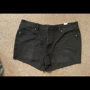 Black high waisted 3 inch fray end shorts